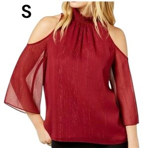 ZOE BY RACHEL ZOE Cold Shoulder Top Size Small Sangria Colour Shimmery